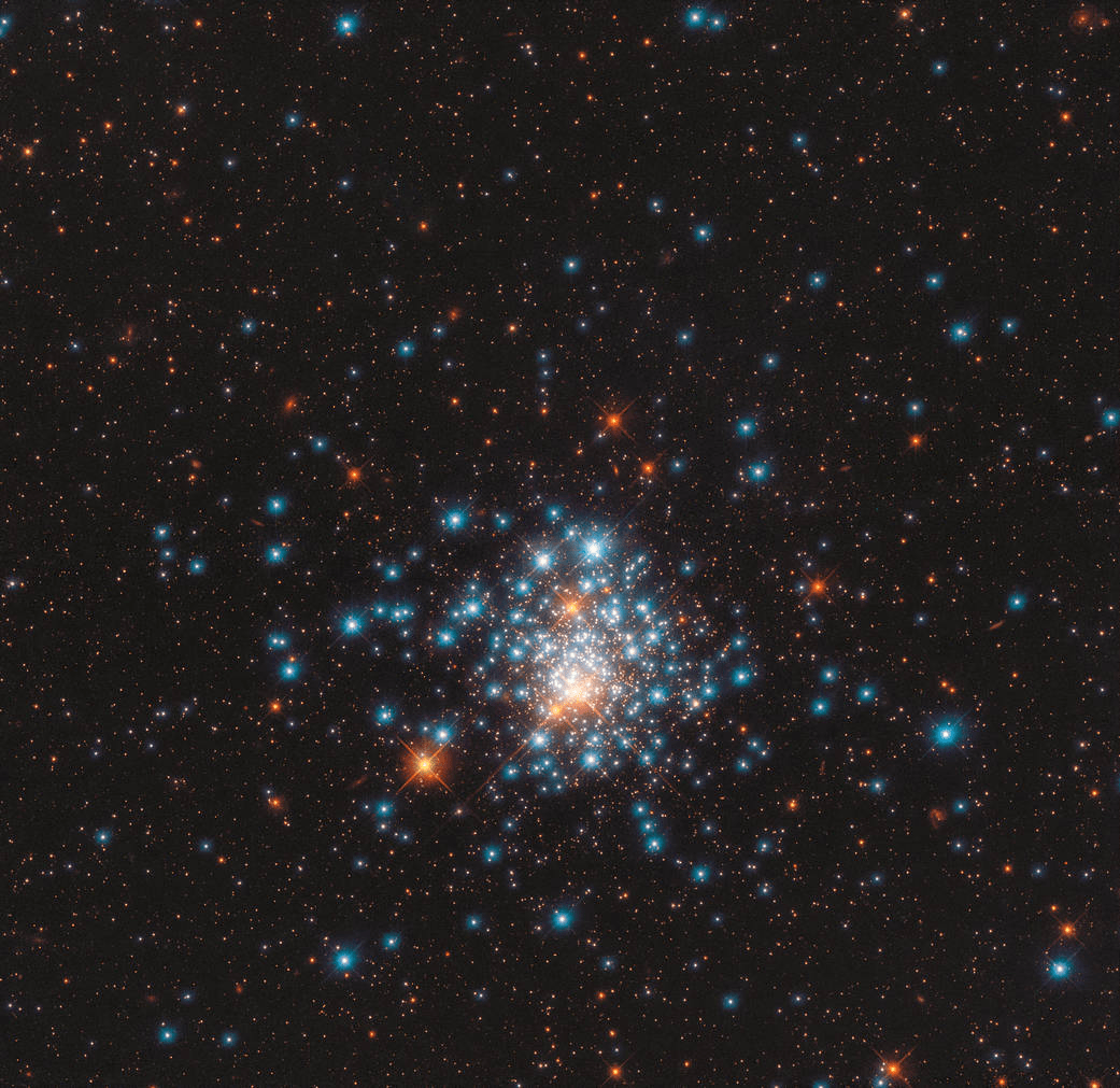 Hubble Uzay Teleskobu Bir Cep Dolusu Yıldız Görüntüledi