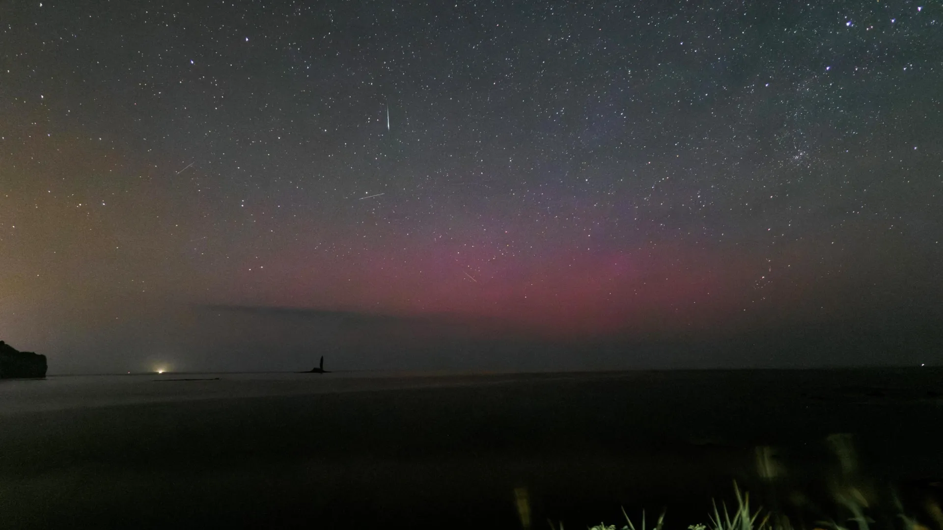 low latitude aurora over japan